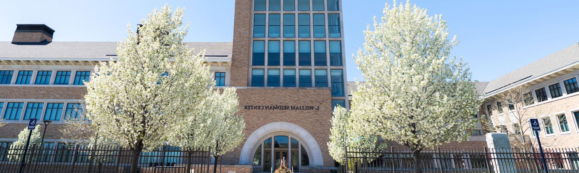 Image of GVSU's L. William Seidman Center on the Pew Grand Rapids Campus.